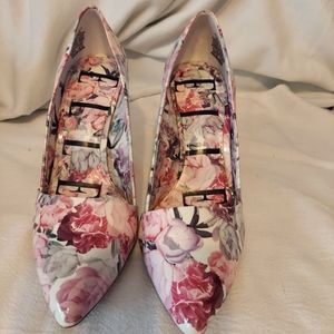 Elle Floral pattern heels